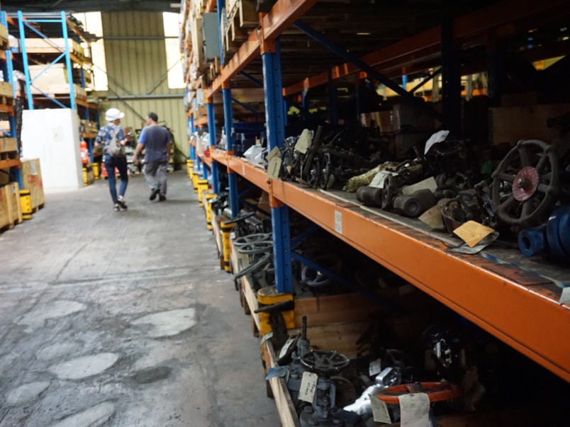 The site’s island location requires the warehouse manager to have on hand a large stock of replacement parts © Bois-Rouge