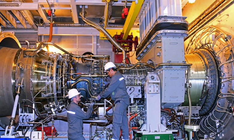 Turbina de combustão na usina de Saint-Pierre, na Ilha da Reunião